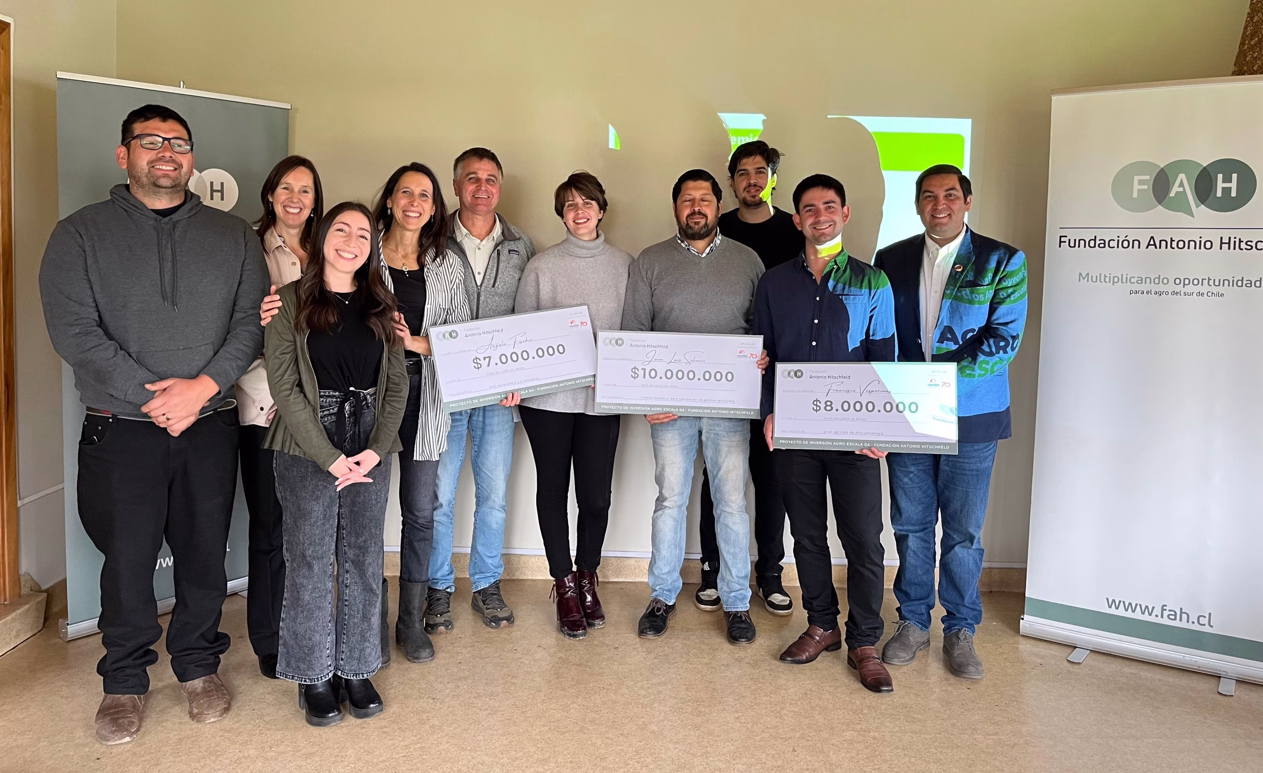Premiación del programa Agro Escala cuarta generación en Osorno con los tres emprendimientos ganadores del fondo silvoagropecuario