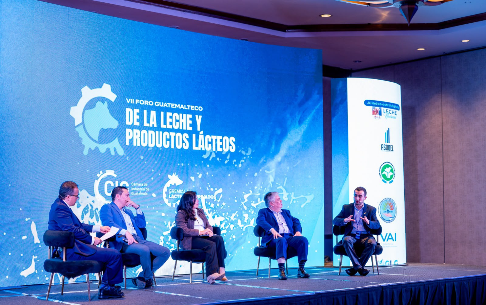 Investigador de INIA Remehue expone avances de la industria lechera chilena en el VII Foro Guatemalteco de la Leche
