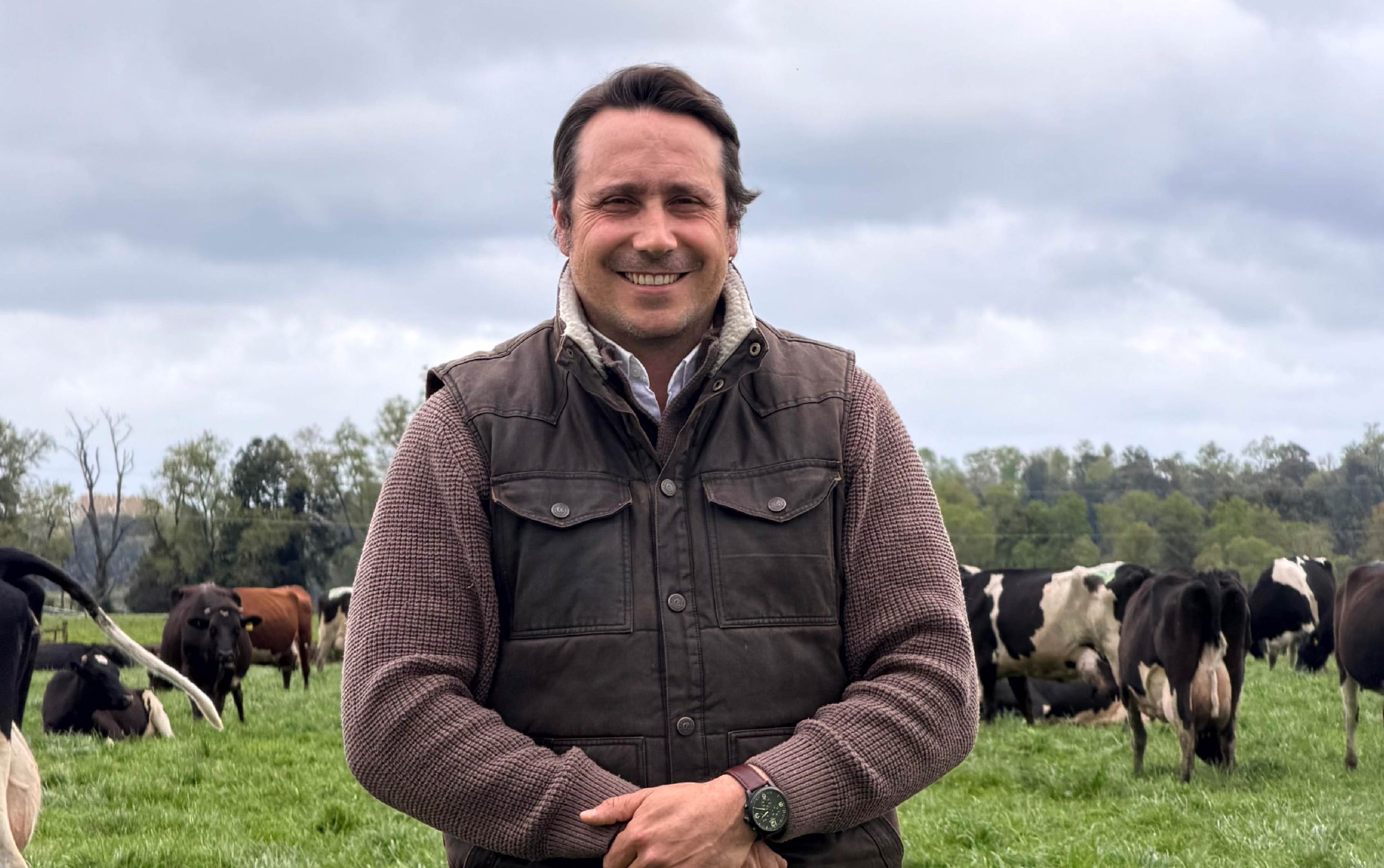 Felipe Meyer en Fundo Lumaco, ejemplo de lechería pastoril eficiente y sostenible en Río Bueno