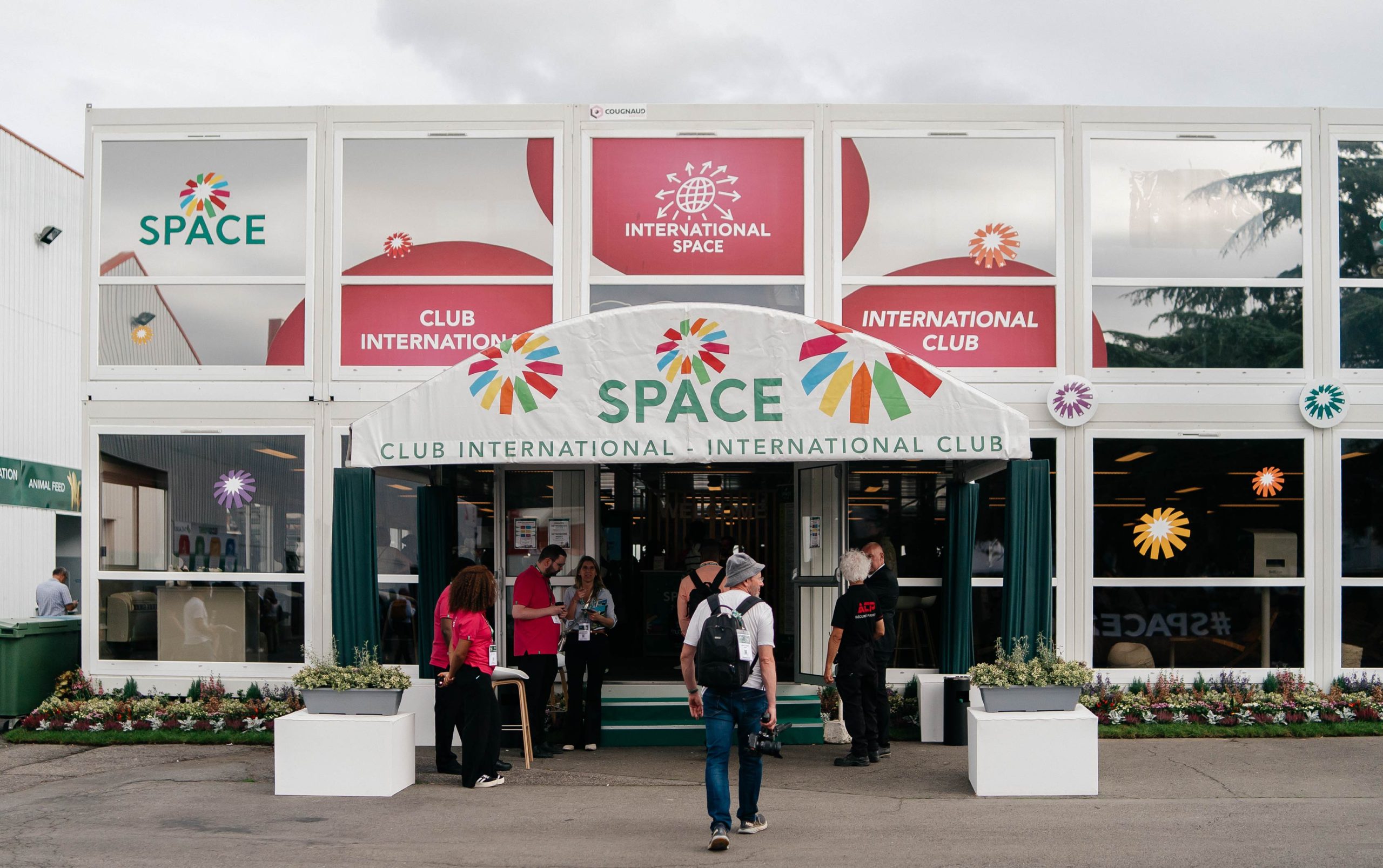 Cobertura de SPACE 2026 en Rennes: stands, innovaciones premiadas y referentes del sector lechero mundial